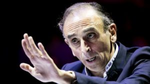 8 départements portent plainte contre Eric Zemmour