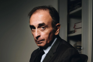 8 départements portent plainte contre Eric Zemmour