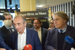 Eric Zemmour, accompagné de Gilbert Collard, en marge de la conférence de l'écrivain donnée à Nîmes